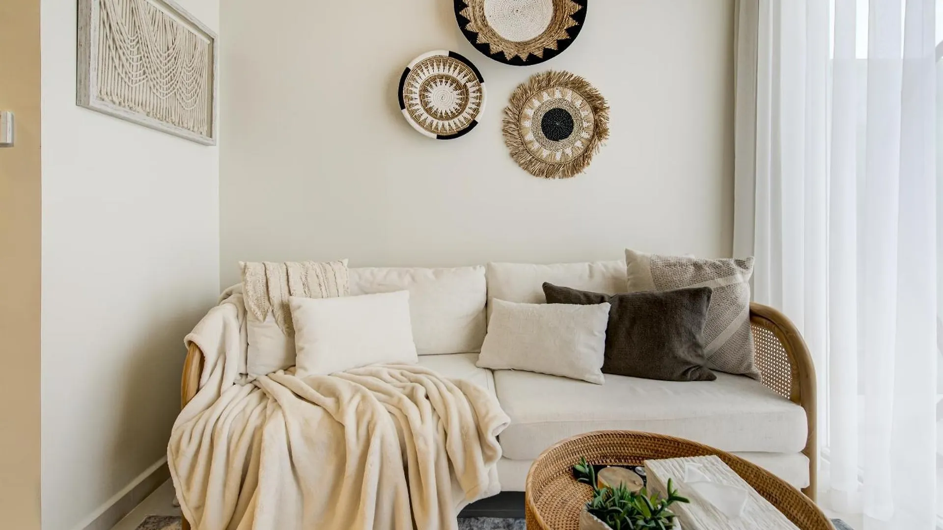Burj Khalifa View Boho Suite - Downtown Dubai Apartment