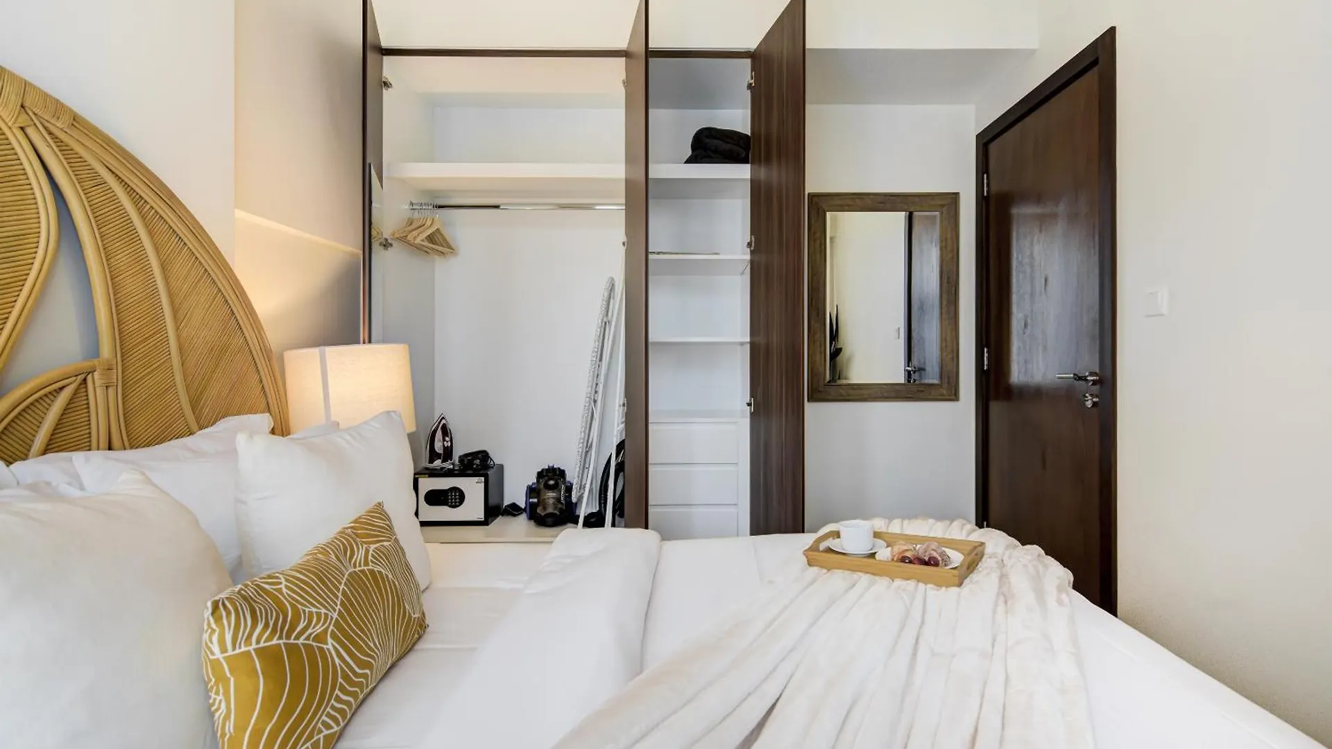 Burj Khalifa View Boho Suite - Downtown Dubai 0*,