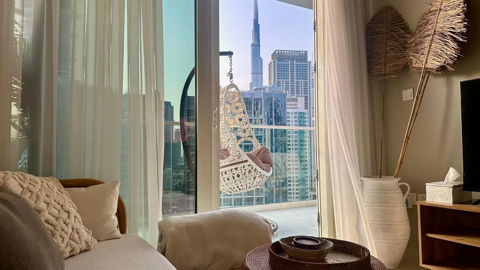 Burj Khalifa View Boho Suite - Downtown Dubai