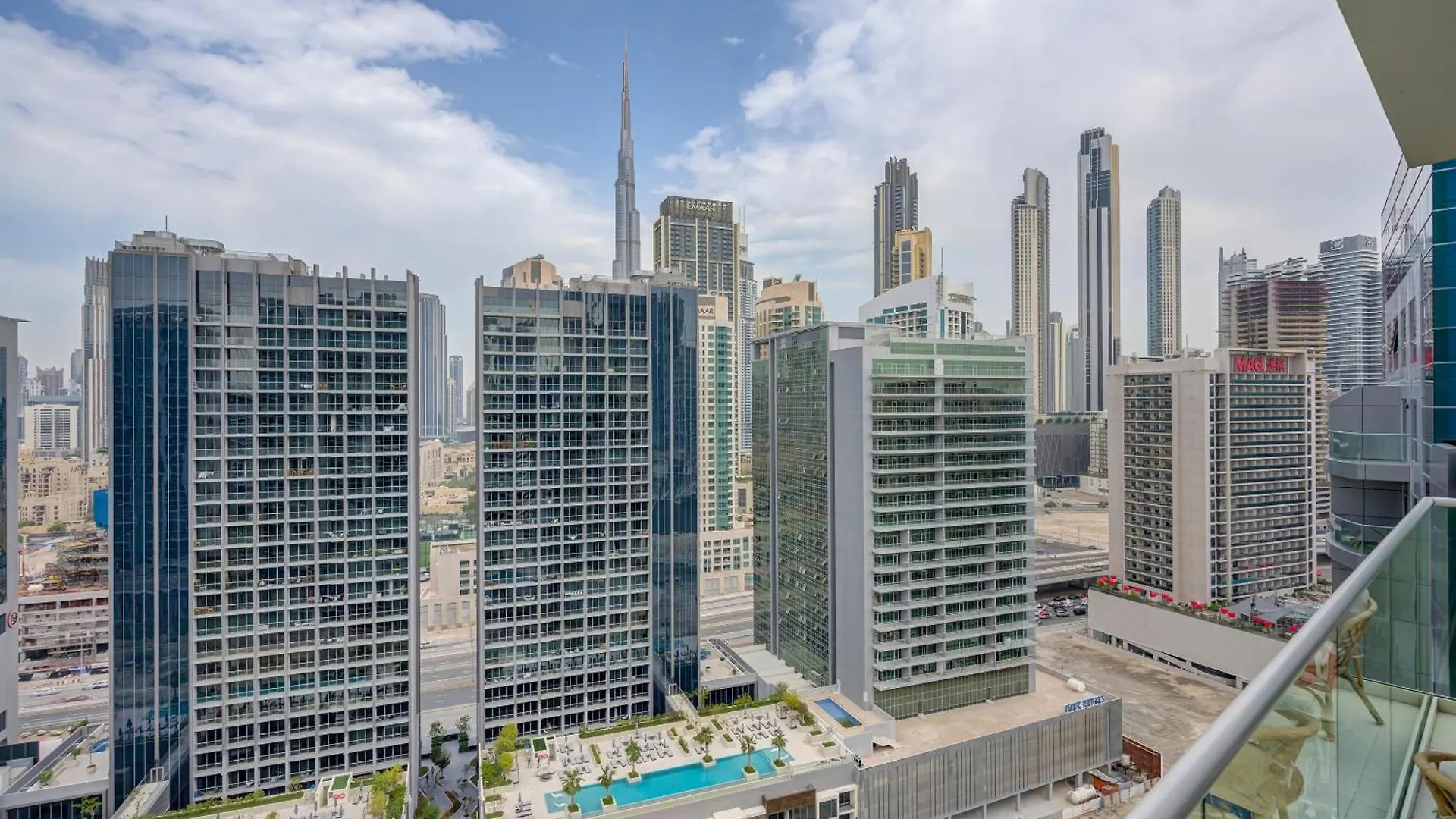 Burj Khalifa View Boho Suite - Downtown Dubai
