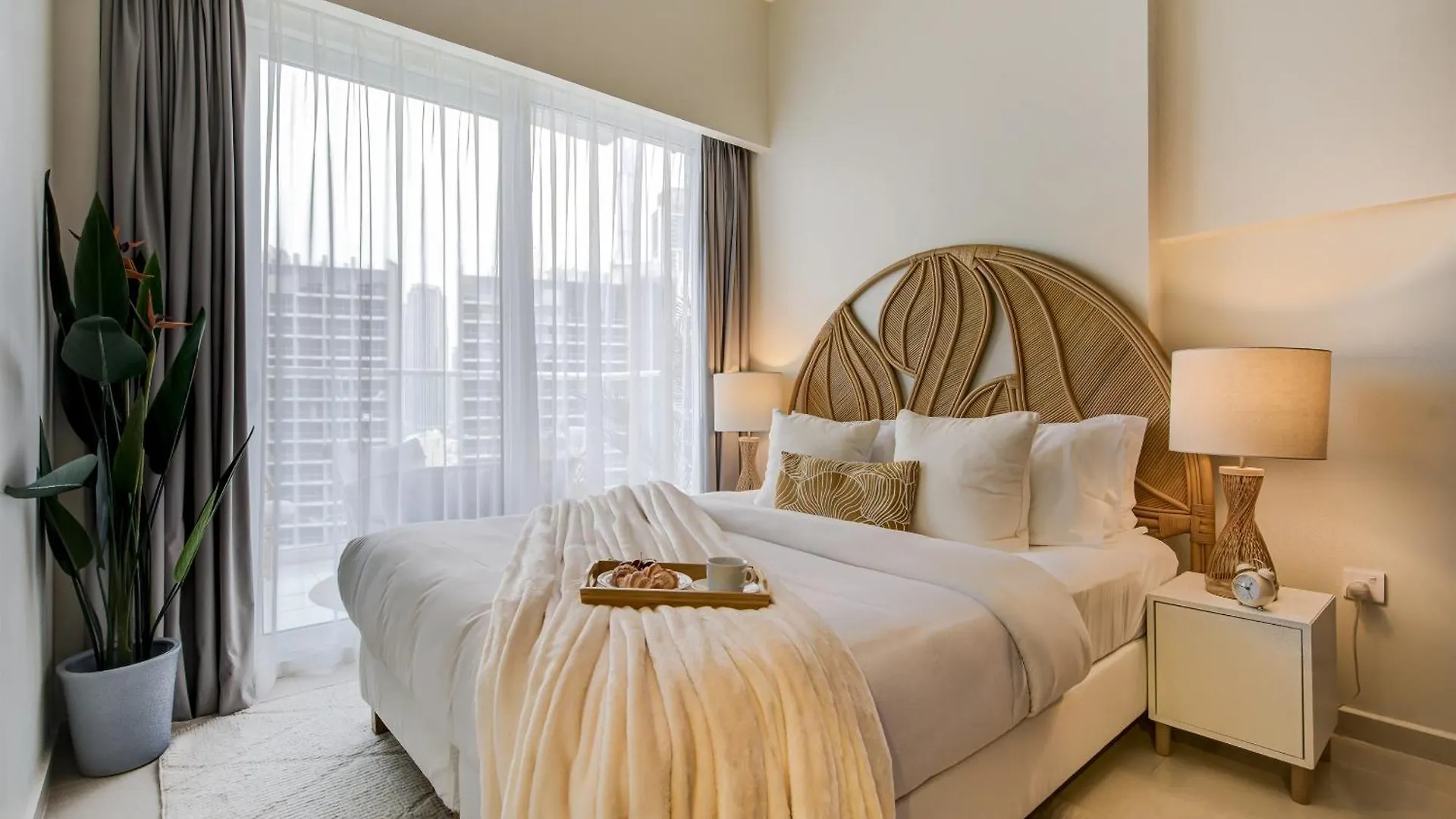 Burj Khalifa View Boho Suite - Downtown Dubai